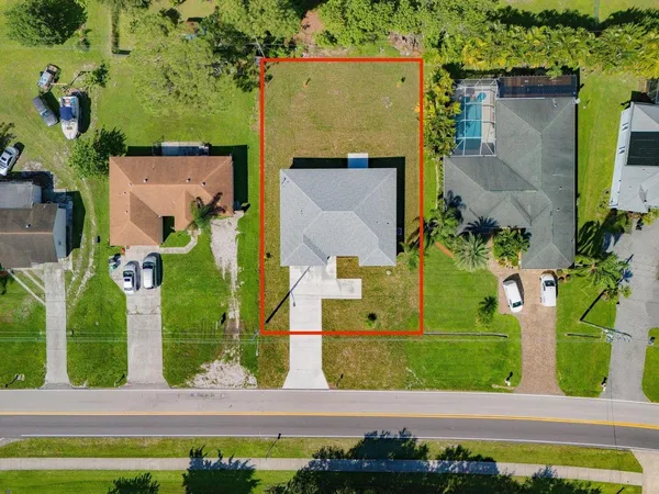 $2,900 | 574 Northwest Bayshore Boulevard, Port St. Lucie, FL 34983