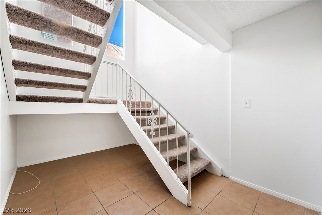 2186 East Desert Inn Road, Unit 2186 Las Vegas, NV 89169 - Photo 12 of 31