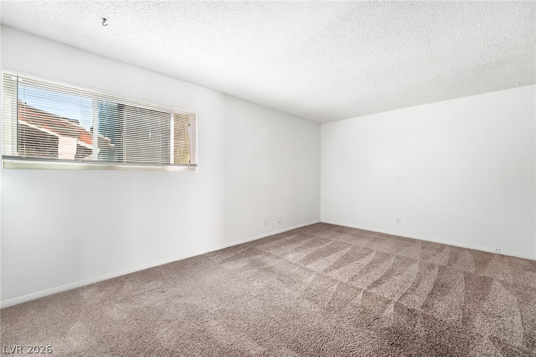 2186 East Desert Inn Road, Unit 2186 Las Vegas, NV 89169 - Photo 14 of 31