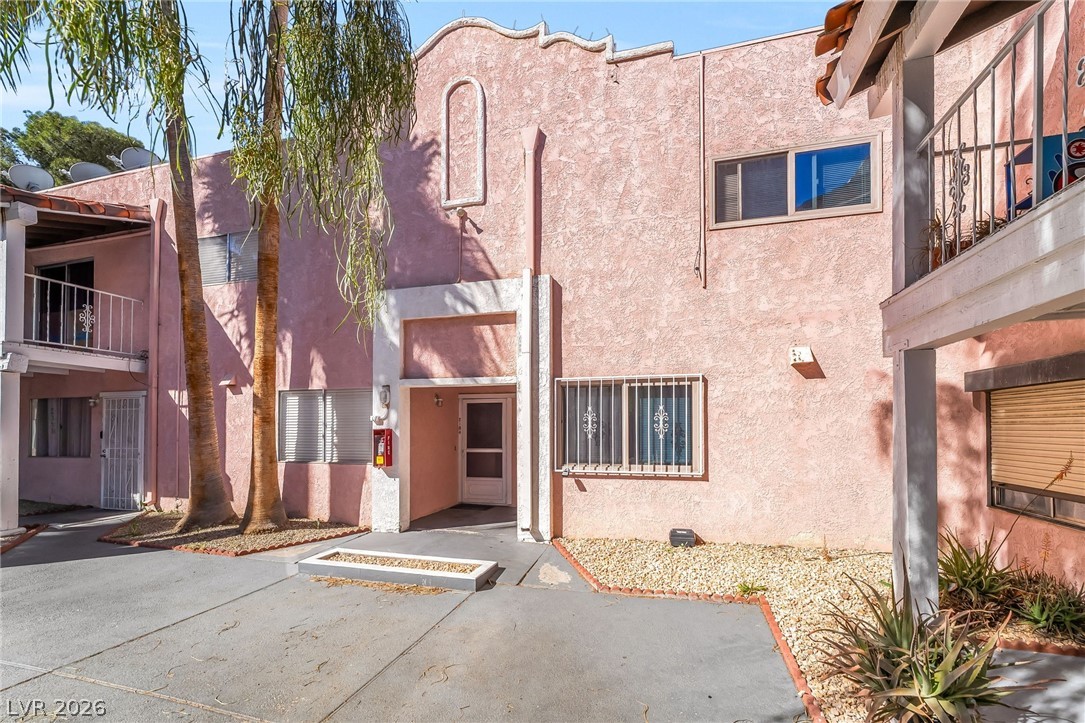 2186 East Desert Inn Road, Unit 2186 Las Vegas, NV 89169 - Photo 2 of 31