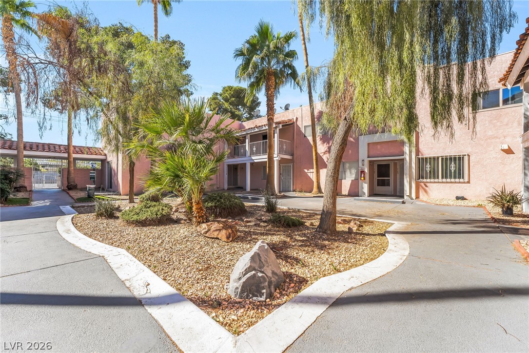 2186 East Desert Inn Road, Unit 2186 Las Vegas, NV 89169 - Photo 27 of 31