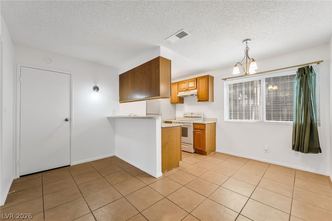 2186 East Desert Inn Road, Unit 2186 Las Vegas, NV 89169 - Photo 6 of 31