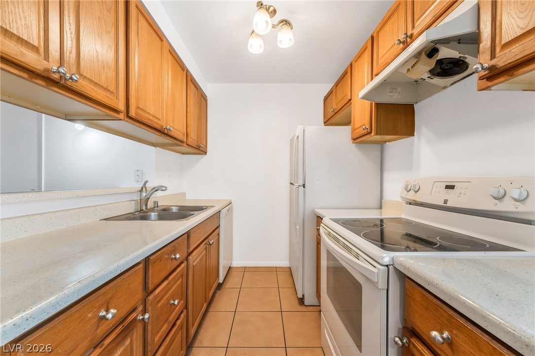 2186 East Desert Inn Road, Unit 2186 Las Vegas, NV 89169 - Photo 9 of 31