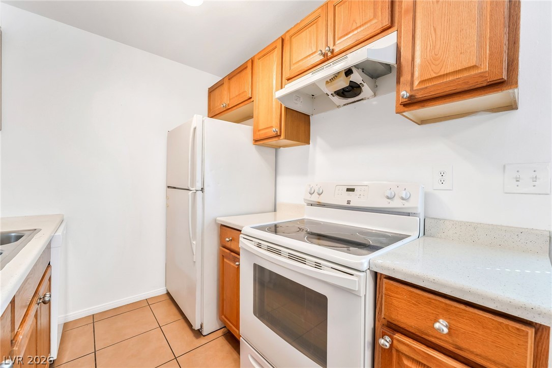 2186 East Desert Inn Road, Unit 2186 Las Vegas, NV 89169 - Photo 10 of 31
