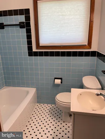 $3,200 | 21 East Loudoun Street, Round Hill, VA 20141