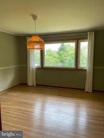 $3,200 | 21 East Loudoun Street, Round Hill, VA 20141