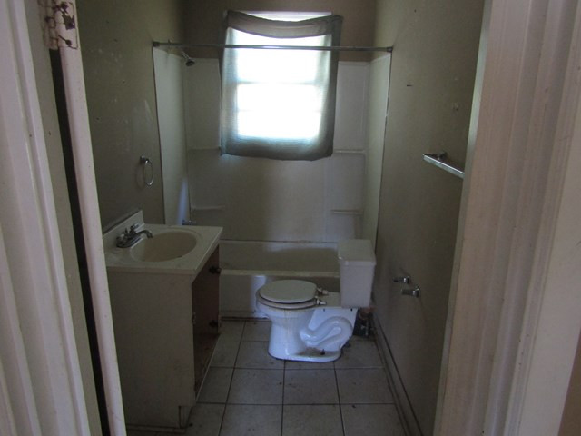 2123 Stevens Road Augusta, GA 30906 - Photo 24 of 32 Bath 1
