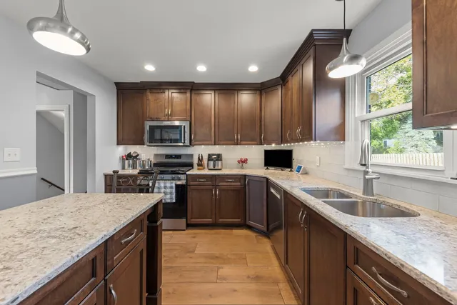 $424,900 | 121 West Kimber Drive, New Lenox, IL 60451