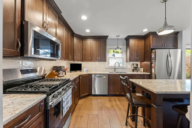 $424,900 | 121 West Kimber Drive, New Lenox, IL 60451