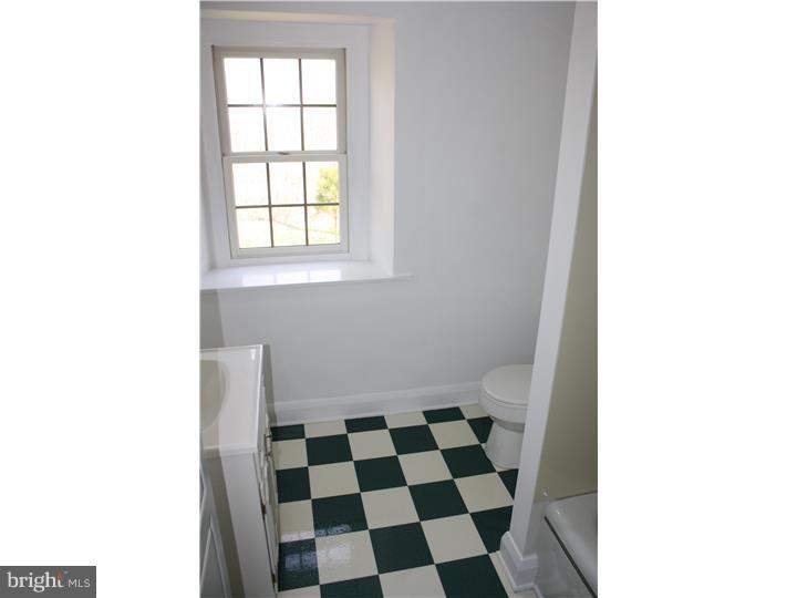 500 Merlin Road Phoenixville, PA 19460 - Photo 8 of 18 Bathroom