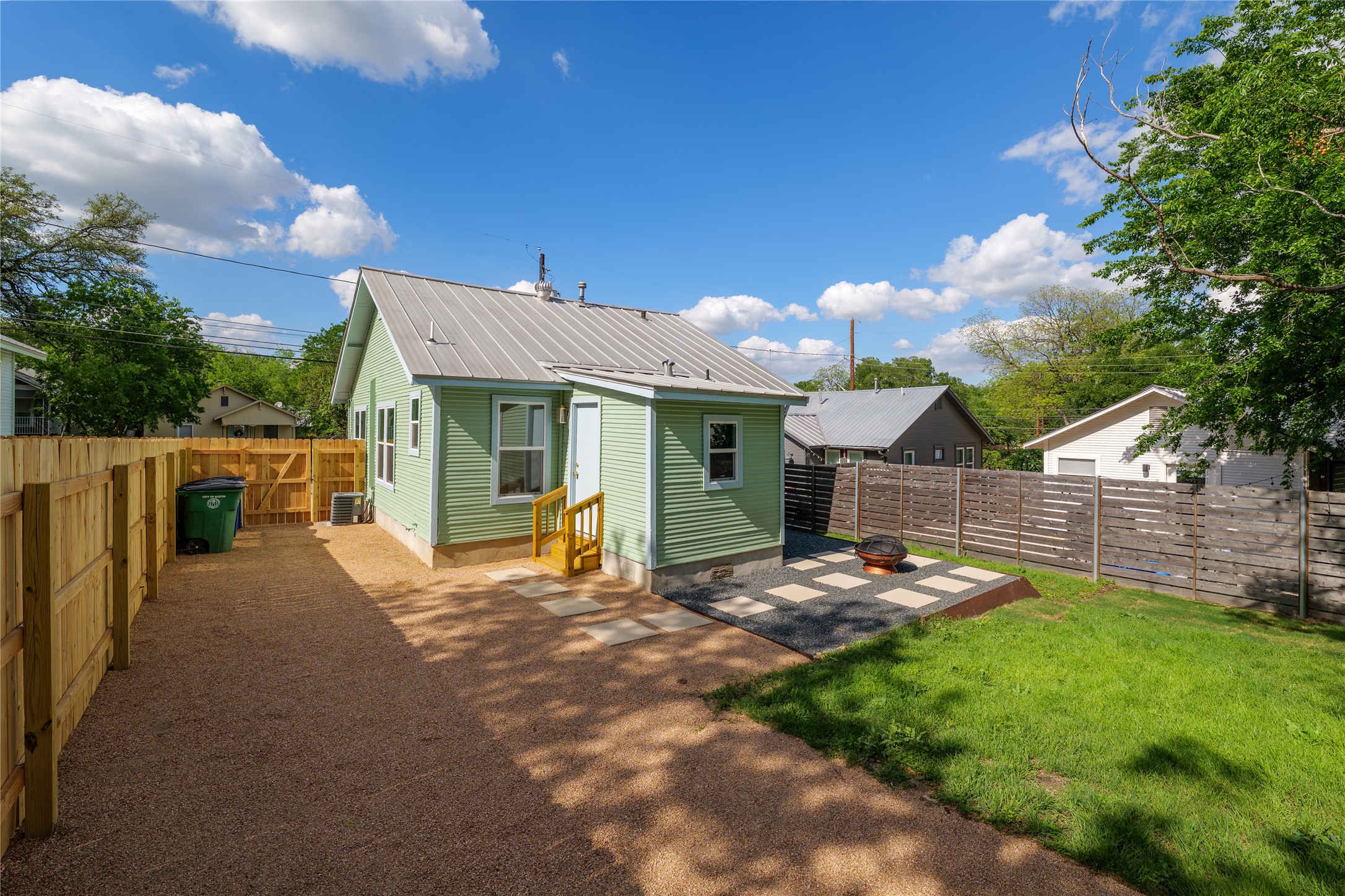 1907 East 21st Street Austin, TX 78722 - Photo 27 of 31