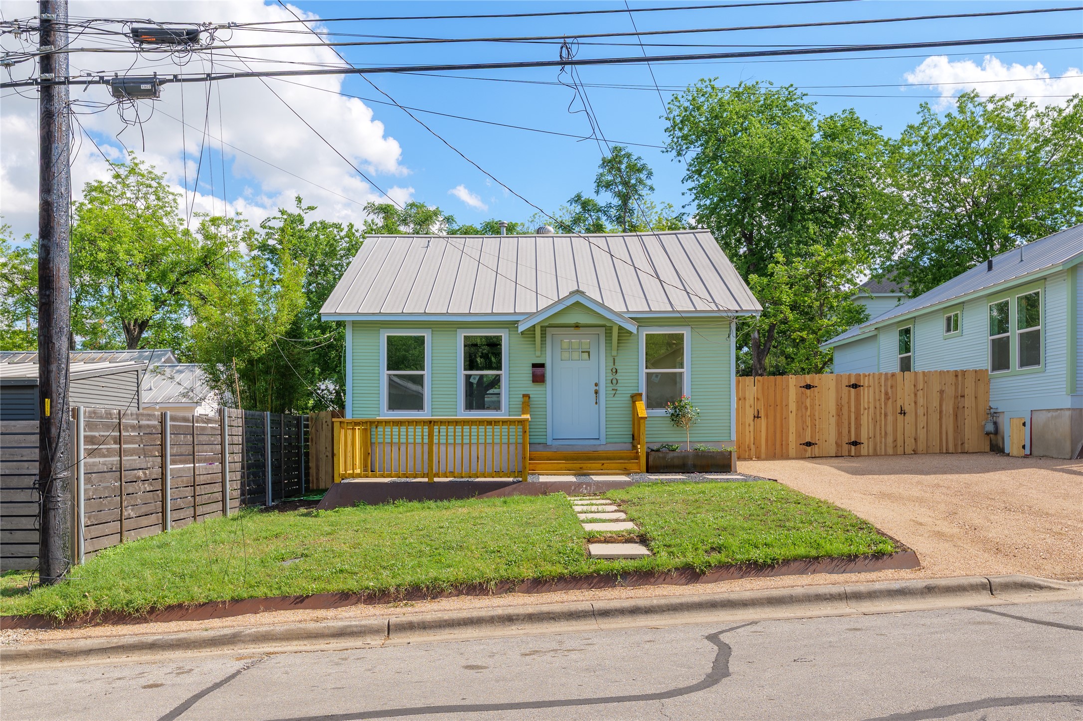1907 East 21st Street Austin, TX 78722 - Photo 31 of 31 View of front facade featuring a gate