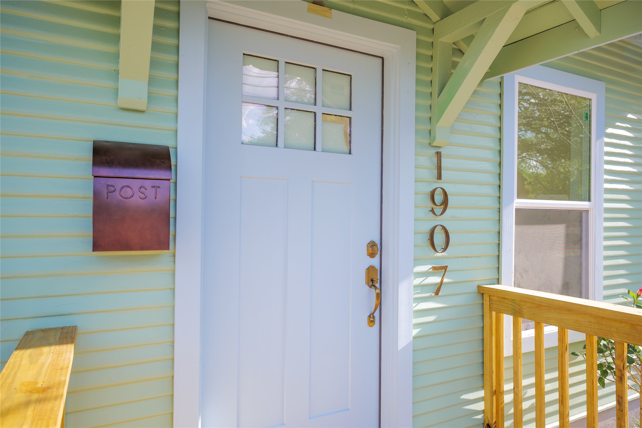 1907 East 21st Street Austin, TX 78722 - Photo 4 of 31 Entrance to property