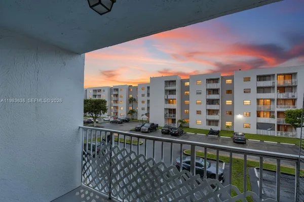 $2,300 | 8145 Northwest 7th Street, Unit 315, Miami, FL 33126
