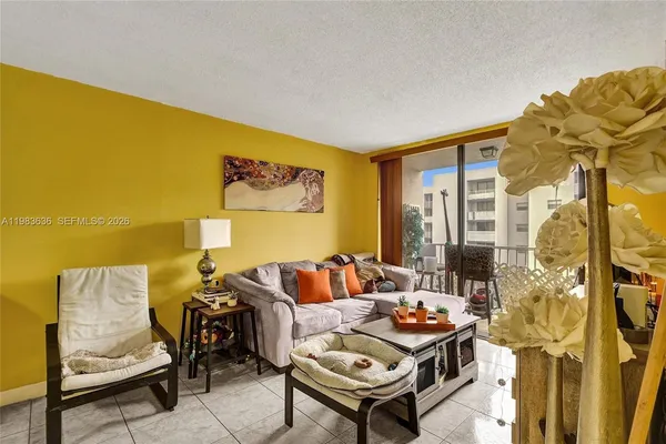 $2,300 | 8145 Northwest 7th Street, Unit 315, Miami, FL 33126