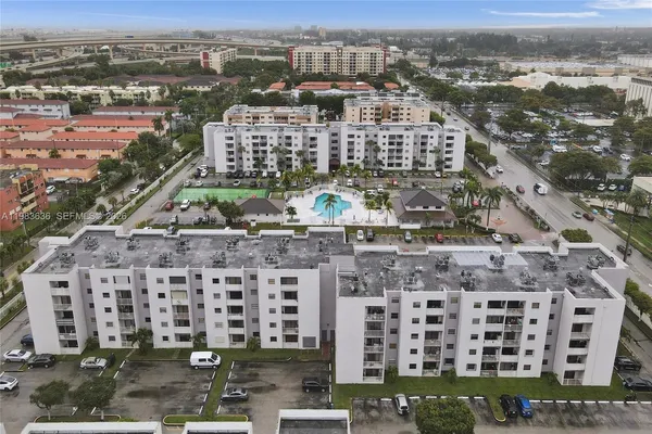 $2,300 | 8145 Northwest 7th Street, Unit 315, Miami, FL 33126