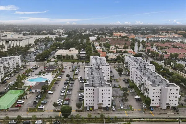 $2,300 | 8145 Northwest 7th Street, Unit 315, Miami, FL 33126