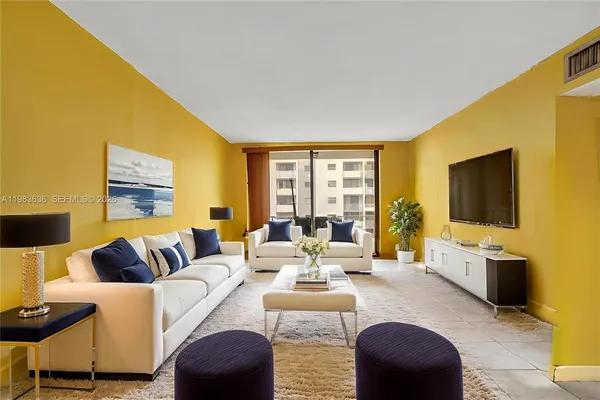 $2,300 | 8145 Northwest 7th Street, Unit 315, Miami, FL 33126