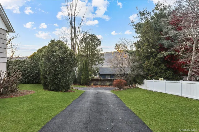 $829,900 | 350 Commerce Street, Hawthorne, NY 10532