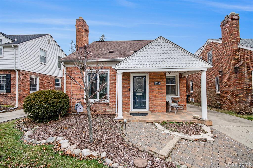 1536 Roslyn Road Grosse Pointe, MI 48236 - Photo 4 of 34