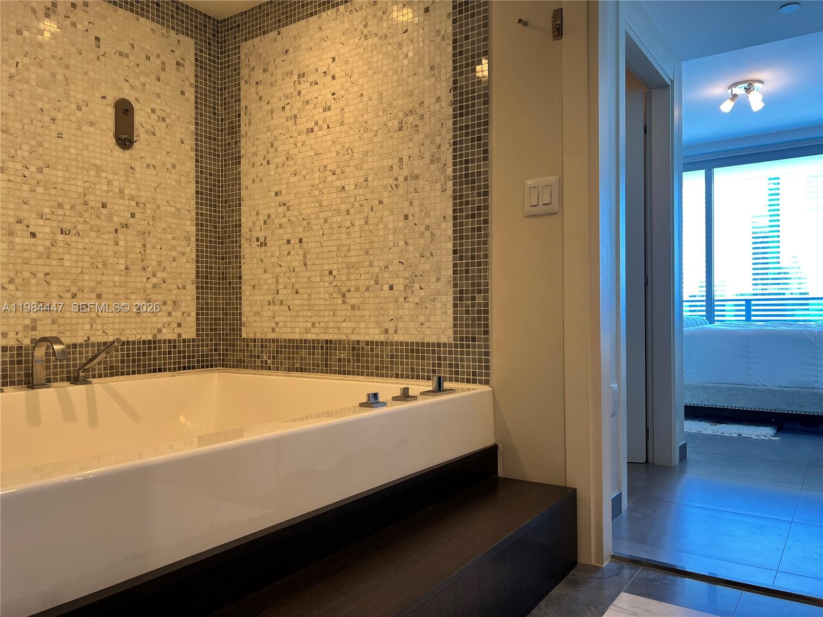 200 Biscayne Blvd Way, Unit 3610 Miami, FL 33131 - Photo 17 of 35