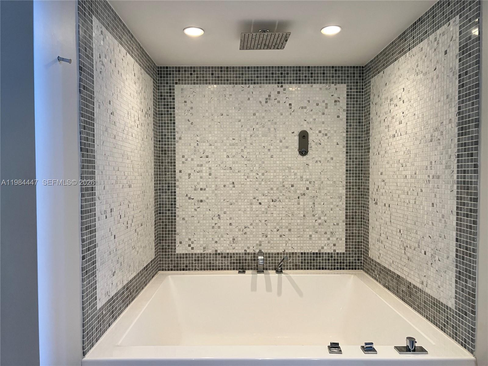 200 Biscayne Blvd Way, Unit 3610 Miami, FL 33131 - Photo 18 of 35