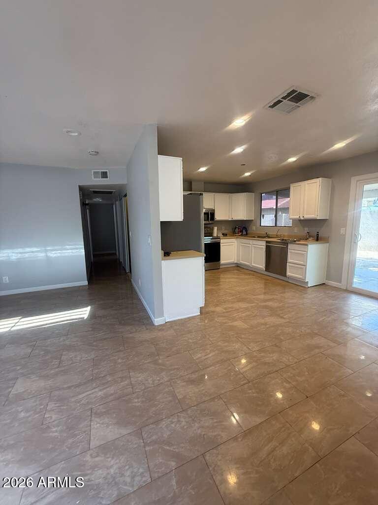 1511 East Fremont Road Phoenix, AZ 85042 - Photo 5 of 12 12