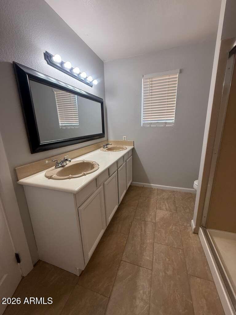 1511 East Fremont Road Phoenix, AZ 85042 - Photo 9 of 12 16