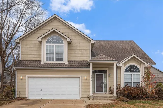 $379,900 | 4004 Southwest Evergreen Lane, Lee's Summit, MO 64082