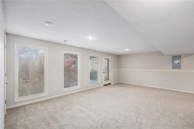 $379,900 | 4004 Southwest Evergreen Lane, Lee's Summit, MO 64082