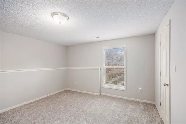 $379,900 | 4004 Southwest Evergreen Lane, Lee's Summit, MO 64082