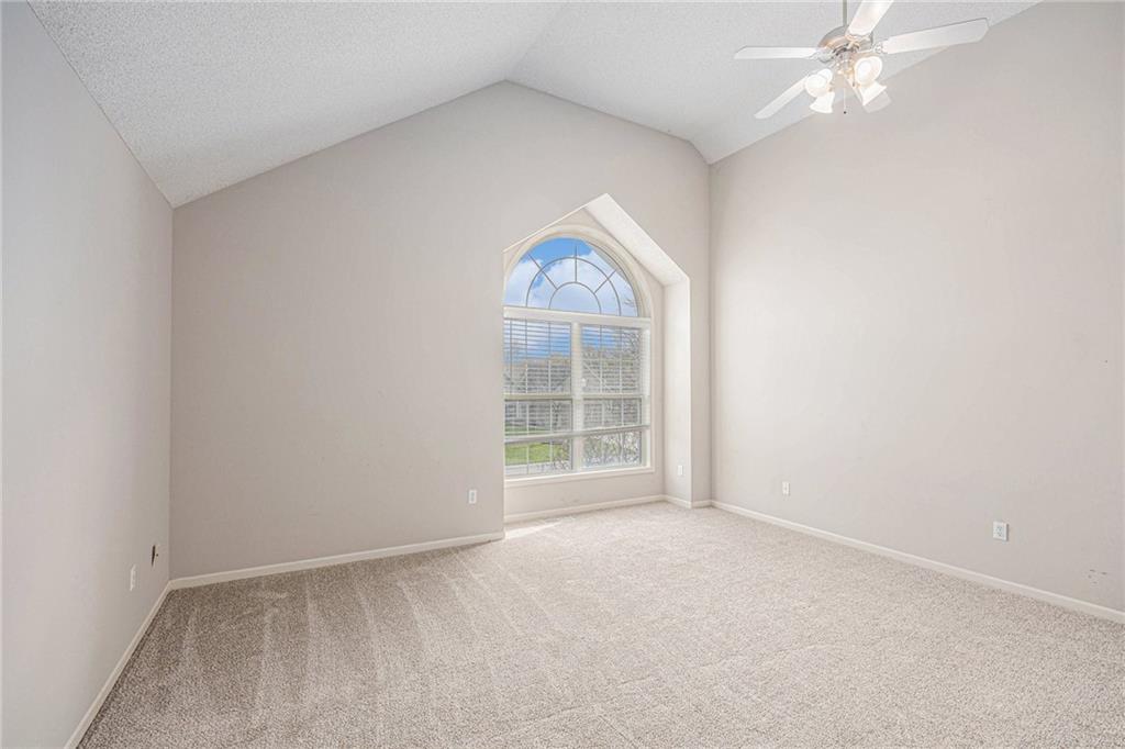 4004 Southwest Evergreen Lane Lee's Summit, MO 64082 - Photo 8 of 19