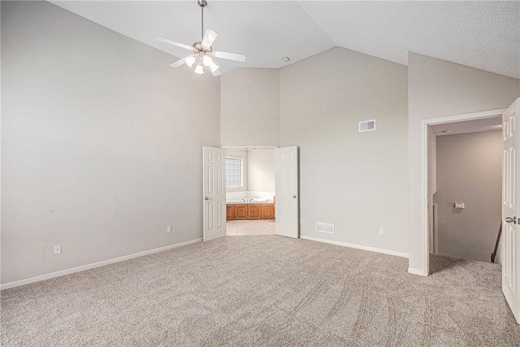 4004 Southwest Evergreen Lane Lee's Summit, MO 64082 - Photo 9 of 19