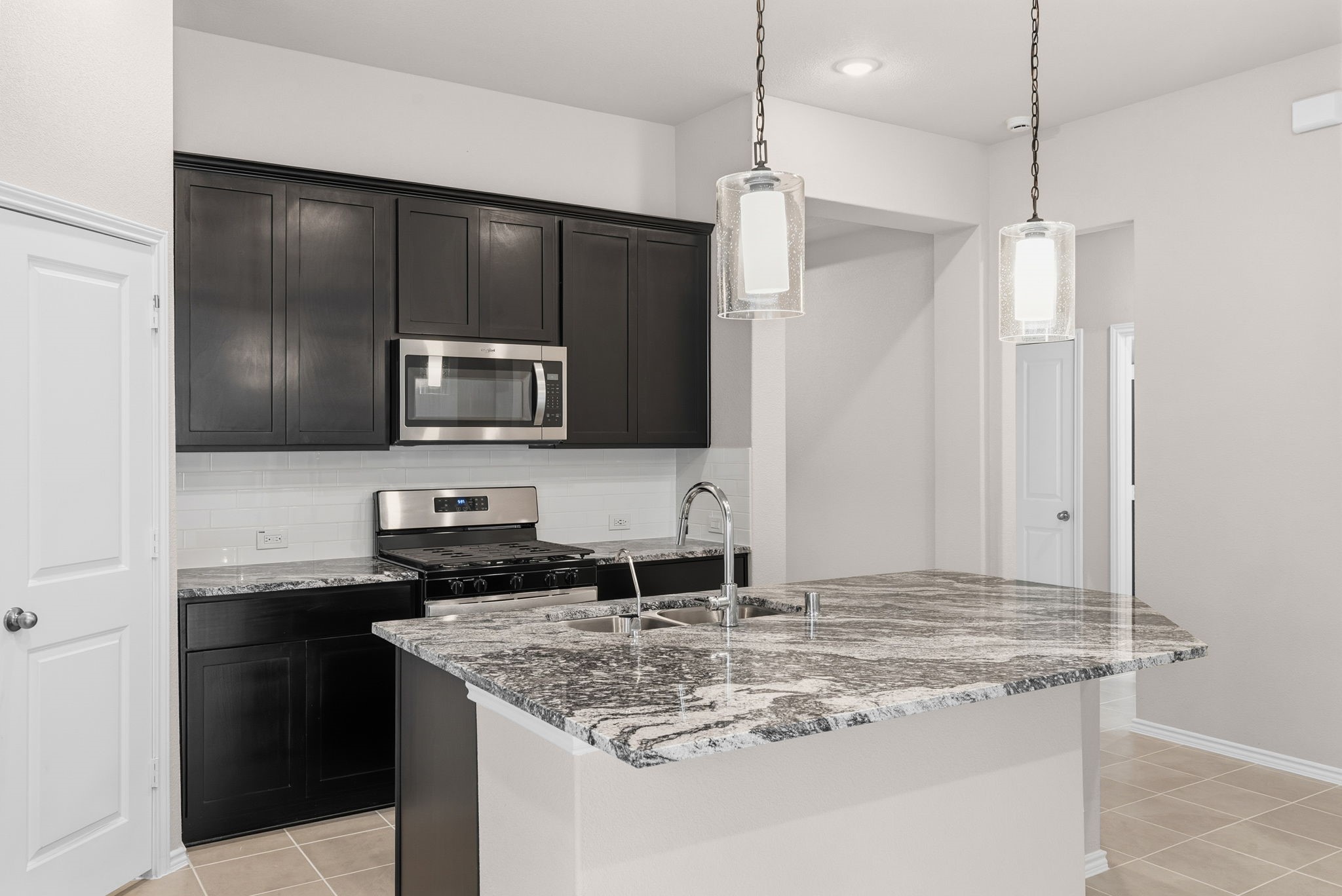 42563 Rustico Road Magnolia, TX 77354 - Photo 4 of 32