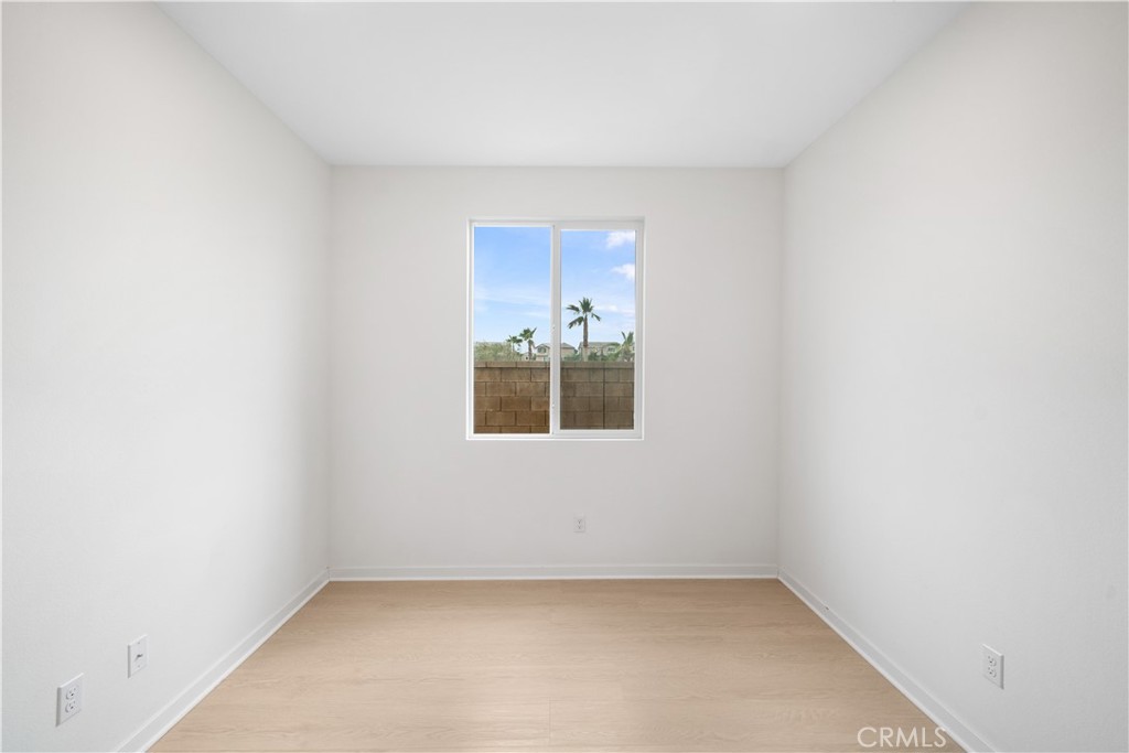 542 Colorado Drive Rialto, CA 92377 - Photo 8 of 68