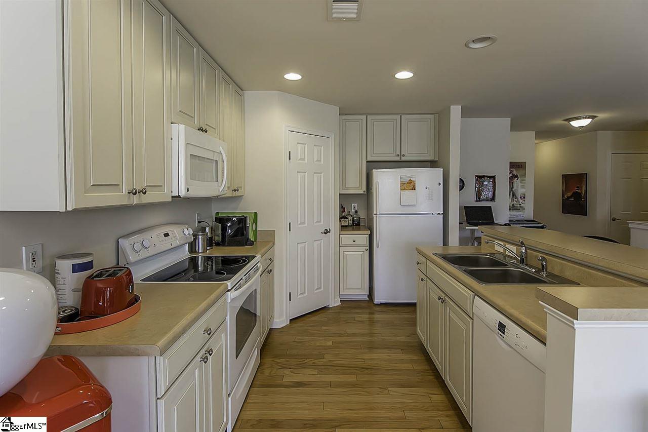416 Sweeny Court Boiling Springs, SC 29316 - Photo 11 of 30 Gallery Image 11