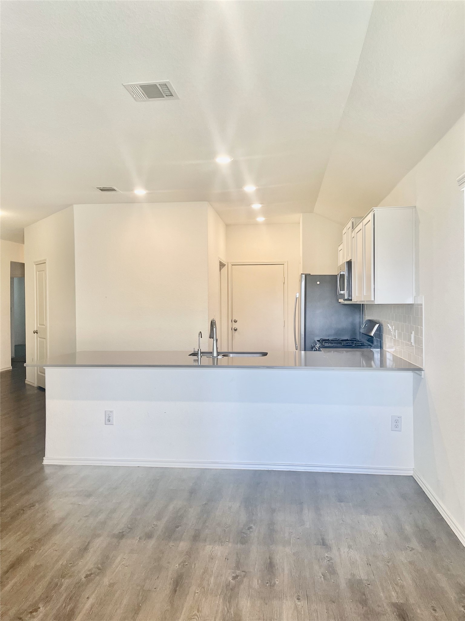 5716 Southerner Way Austin, TX 78747 - Photo 11 of 33