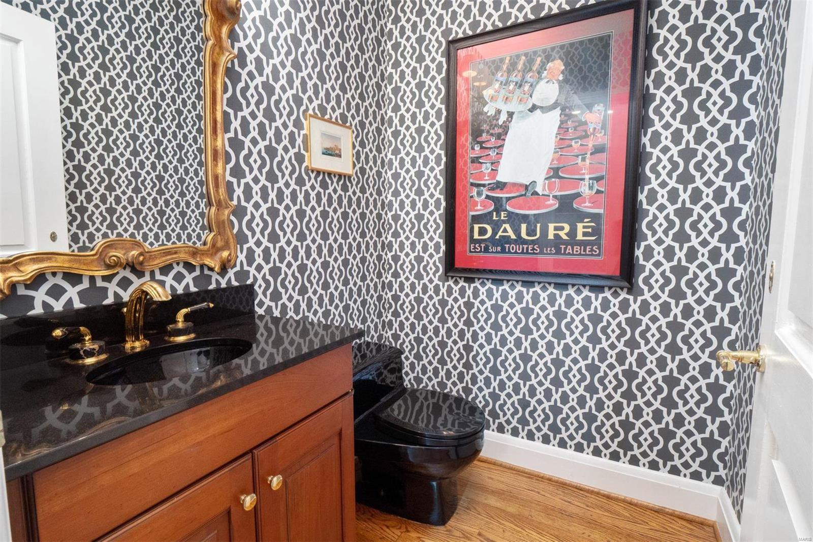 9244 Clayton Road St. Louis, MO 63124 - Photo 13 of 50