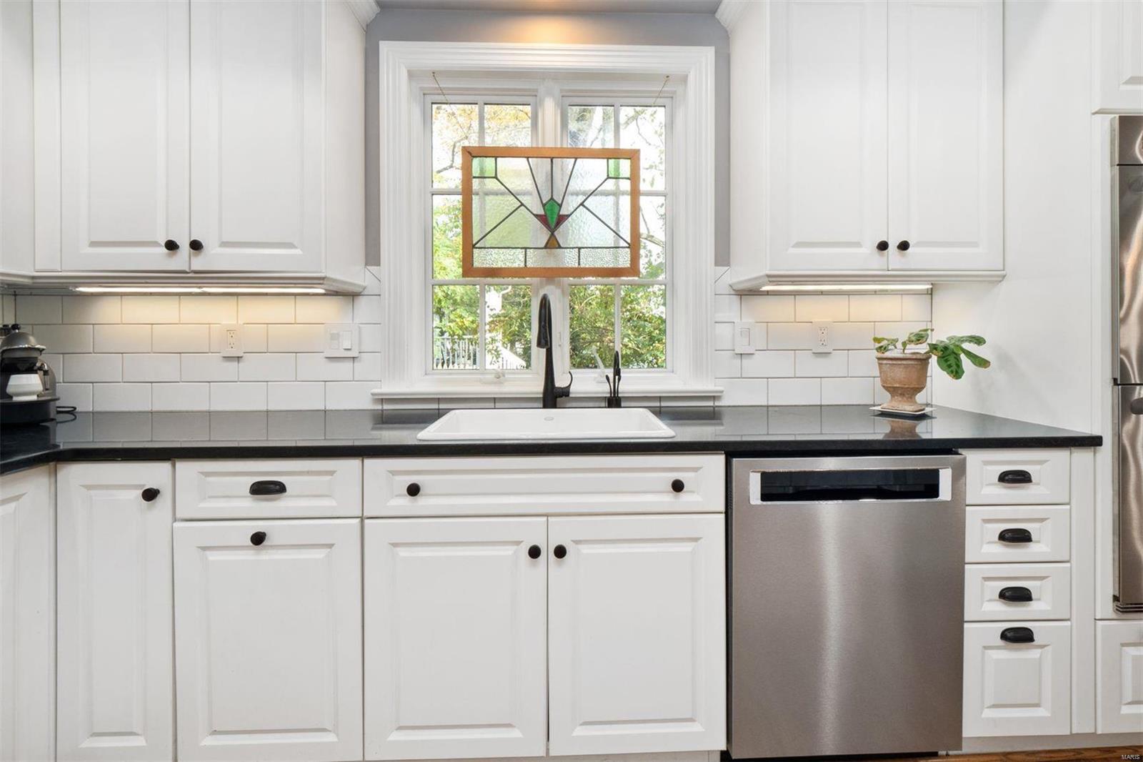 9244 Clayton Road St. Louis, MO 63124 - Photo 23 of 50