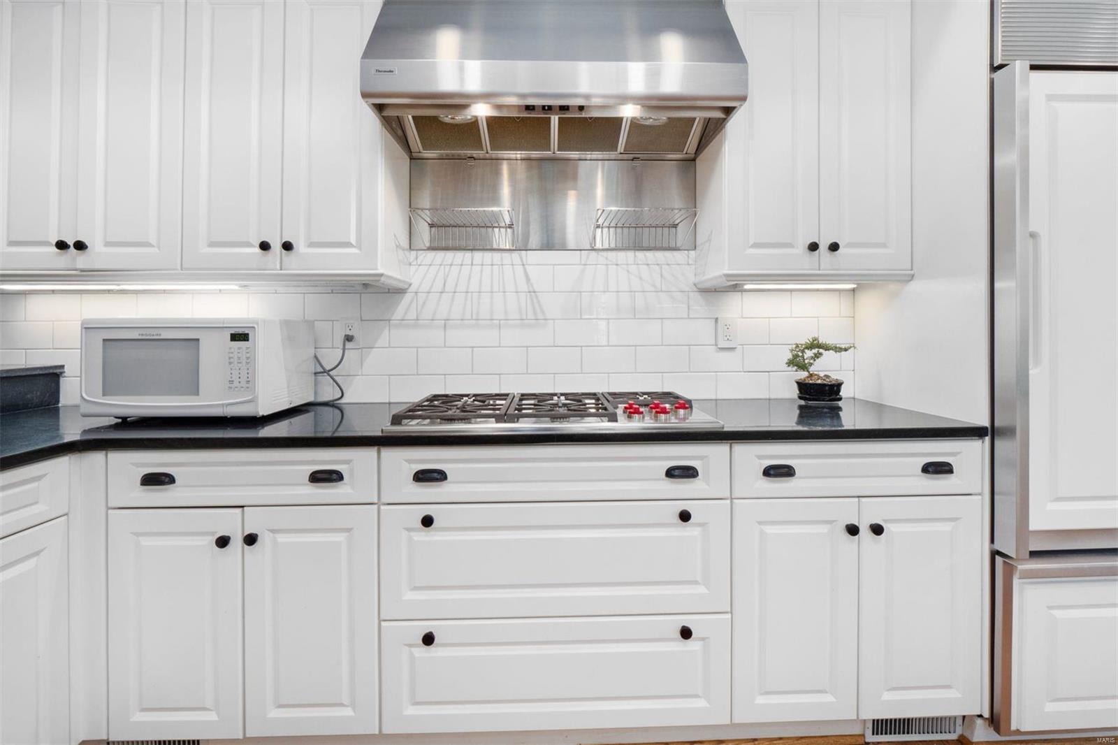 9244 Clayton Road St. Louis, MO 63124 - Photo 24 of 50