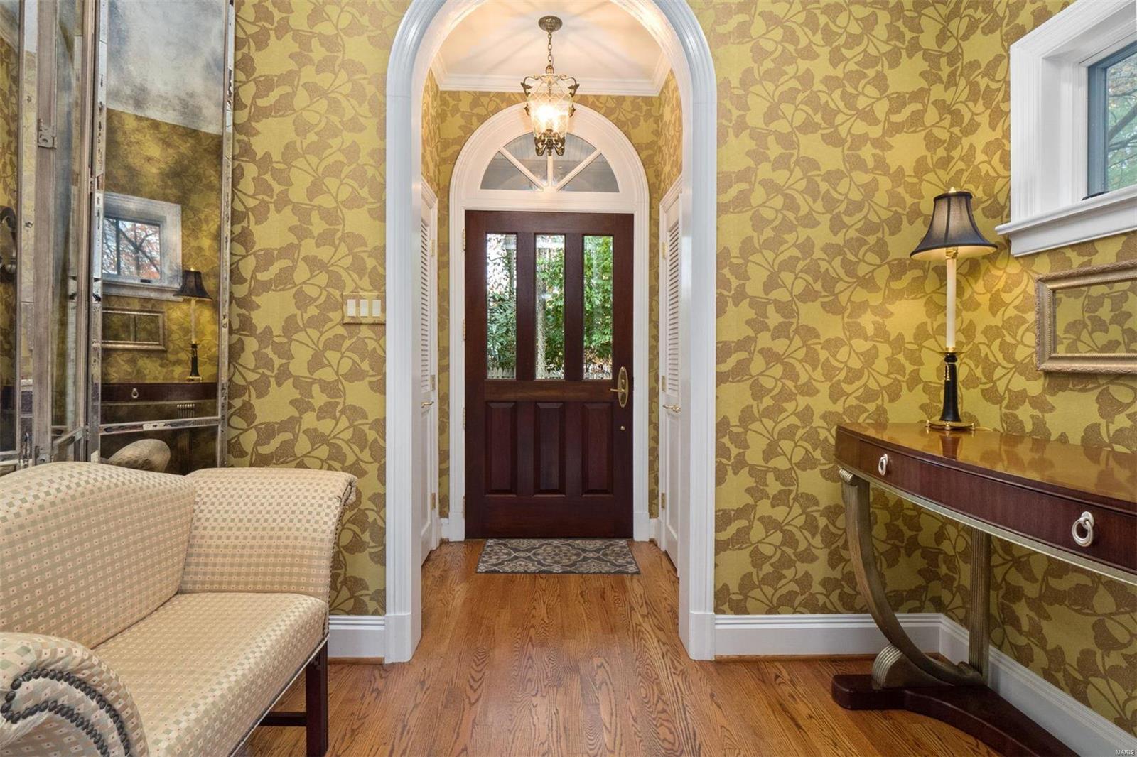 9244 Clayton Road St. Louis, MO 63124 - Photo 4 of 50