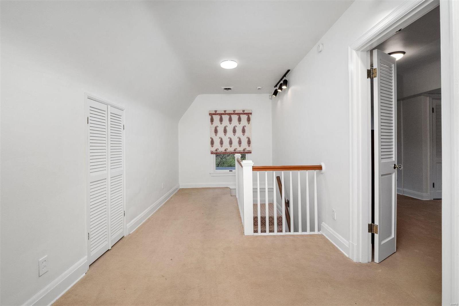 9244 Clayton Road St. Louis, MO 63124 - Photo 32 of 50