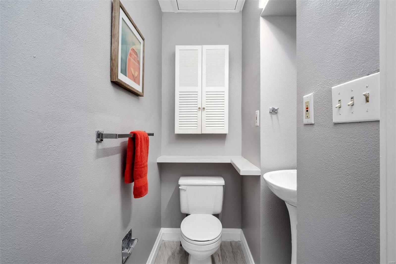 9244 Clayton Road St. Louis, MO 63124 - Photo 35 of 50