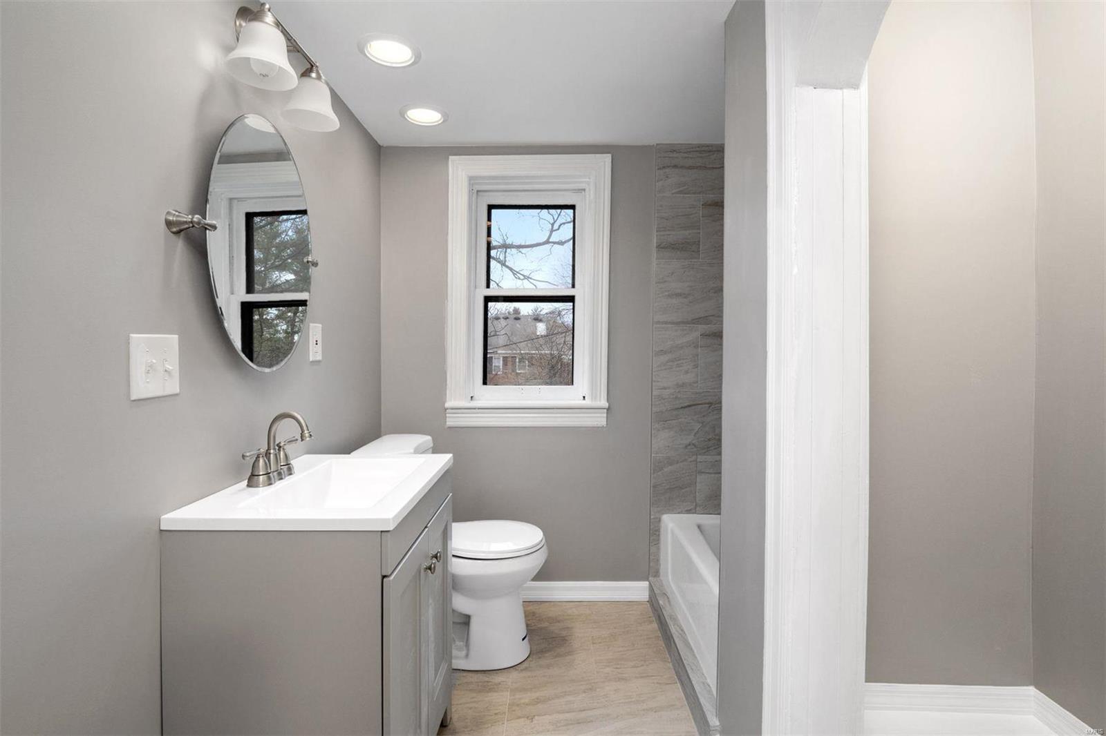 9244 Clayton Road St. Louis, MO 63124 - Photo 39 of 50