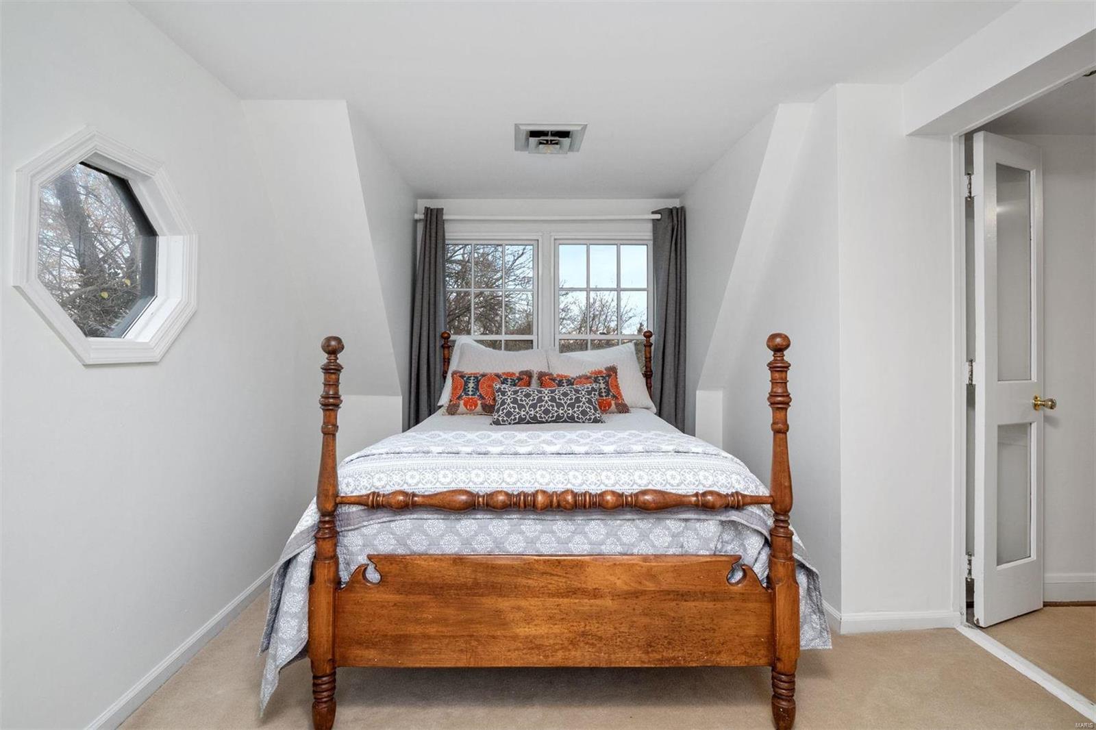 9244 Clayton Road St. Louis, MO 63124 - Photo 40 of 50