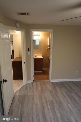 $2,300 | 11202 Troy Road, Rockville, MD 20852