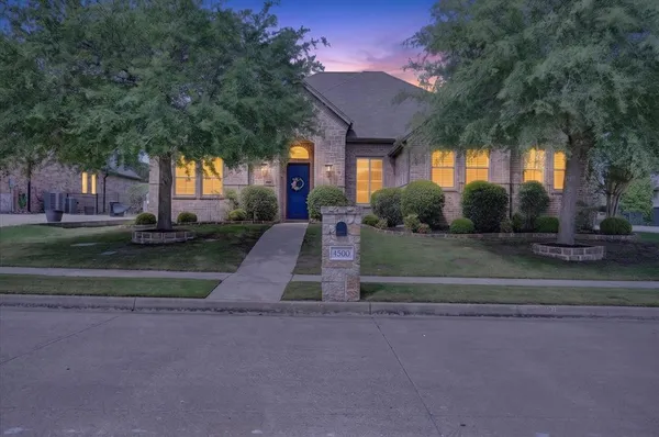 $569,000 | 4500 Knoll Ridge Drive, Fort Worth, TX 76008