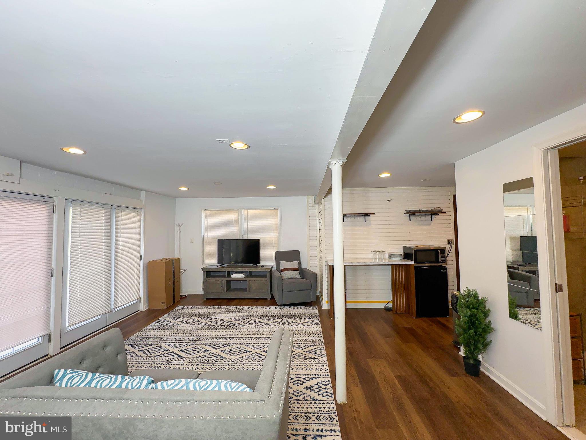 9300 Colesville Road Silver Spring, MD 20901 - Photo 3 of 12 Gallery Image 3