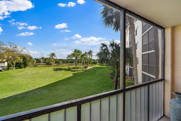 $1,950 | 275 Palm Avenue, Unit C203, Jupiter, FL 33477