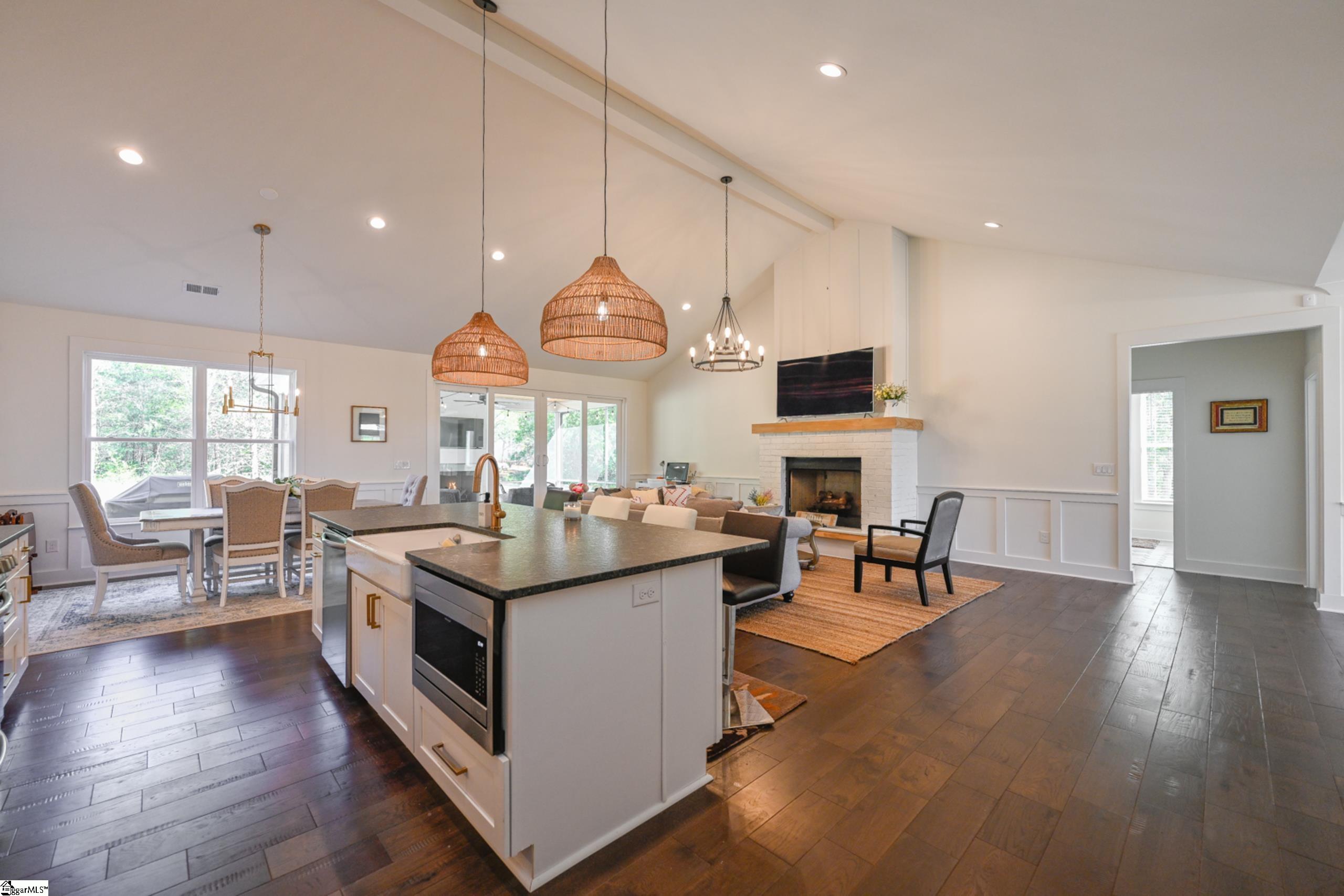 55 Wofford Road Taylors, SC 29687 - Photo 8 of 32 Gallery Image 8